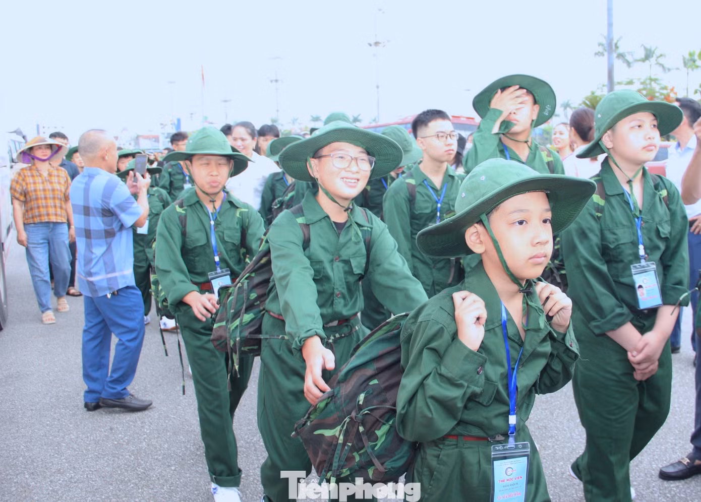 Phó Bí thư thường trực Tỉnh Đoàn Nghệ An Nguyễn Thị Phương Thúy đề nghị các em học viên cần phải cố gắng hết sức để hoàn thành nội dung huấn luyện cơ bản cần thiết của người lính, trải nghiệm thực sự cuộc sống và sinh hoạt trong môi trường tập thể. Từ đó, bản thân biết tự lập, thích ứng được với cuộc sống trong điều kiện xa gia đình. Bên cạnh đó biết khắc phục những khó khăn trong từng nội dung huấn luyện để tích lũy kinh nghiệm, kỹ năng và từng bước trưởng thành, bản lĩnh.