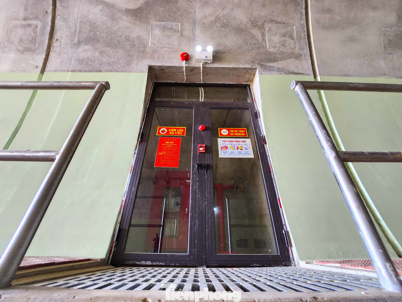 Bên trong hầm đã được lắp đặt hoàn thiện hệ thống phòng cháy chữa cháy hiện đại.