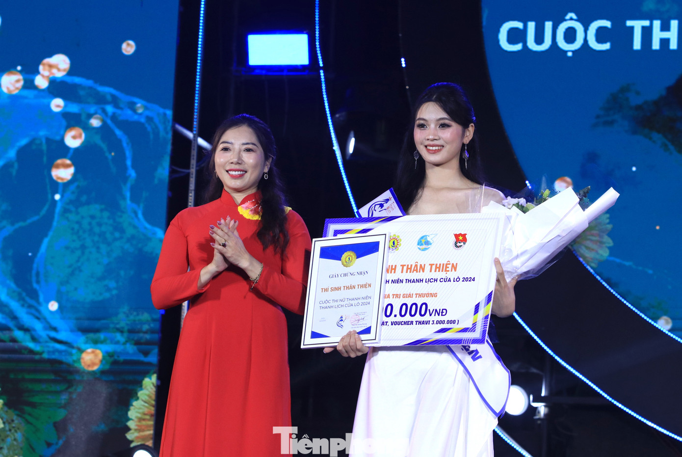 Sau các phần thi, Ban giám khảo đã trao 6 giải phụ cho 6 thí sinh đạt các giải: Thí sinh tài năng, thí sinh thân thiện, thí sinh có khuôn mặt khả ái, thí sinh trình diễn áo dài đẹp nhất, thí sinh trình diễn trang phục dạ hội đẹp nhất, thí sinh ấn tượng nhất.