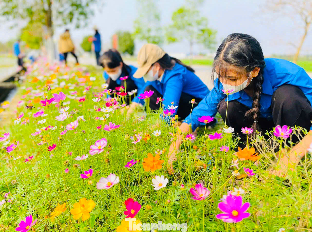 Tổng nguồn lực các hoạt động, phần việc của tuổi trẻ Nghệ An trong Ngày cao điểm “Tình nguyện xây dựng nông thôn mới và Ngày Chủ nhật Xanh lần thứ I năm 2025 trị giá trên 2,3 tỉ đồng. Tổng nguồn lực các hoạt động, phần việc của tuổi trẻ Nghệ An trong Ngày cao điểm “Tình nguyện xây dựng nông thôn mới và Ngày Chủ nhật Xanh lần thứ I năm 2025 trị giá trên 2,3 tỉ đồng.