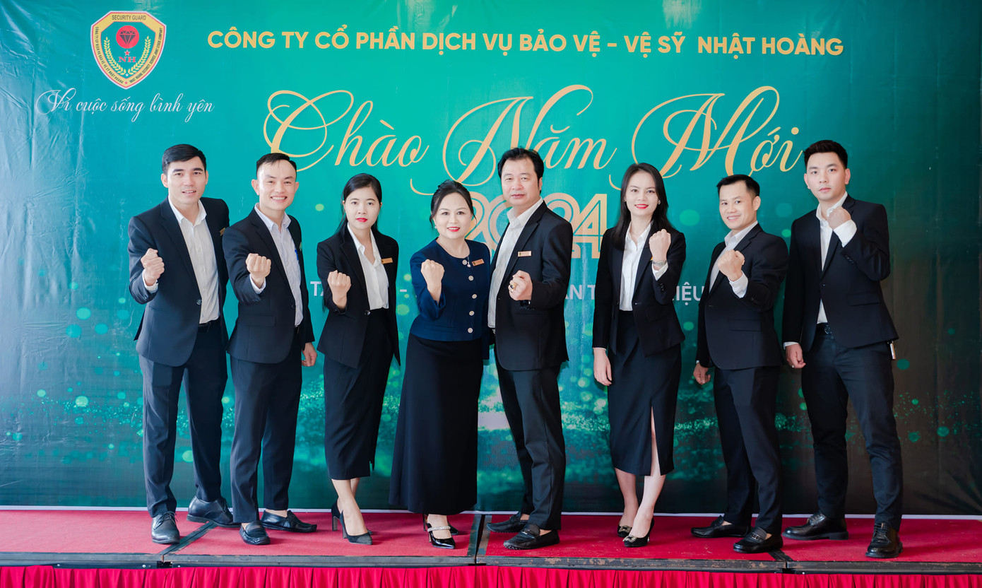 Ngoài tập trung vào quy mô đào tạo bài bản, chuyên nghiệp, Nhật Hoàng còn chú trọng đến giao tiếp, ứng xử cũng như cách phục vụ nhẹ nhàng, thiện cảm cho đội ngũ bảo vệ, vệ sỹ.