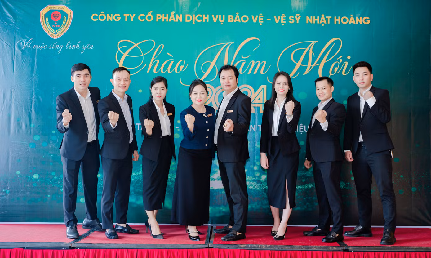 Ngoài tập trung vào quy mô đào tạo bài bản, chuyên nghiệp, Nhật Hoàng còn chú trọng đến giao tiếp, ứng xử cũng như cách phục vụ nhẹ nhàng, thiện cảm cho đội ngũ bảo vệ, vệ sỹ.