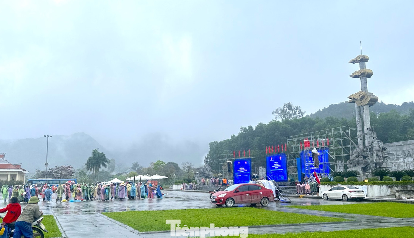 Công tác duyệt chương trình được thực hiện vào chiều 24/2.