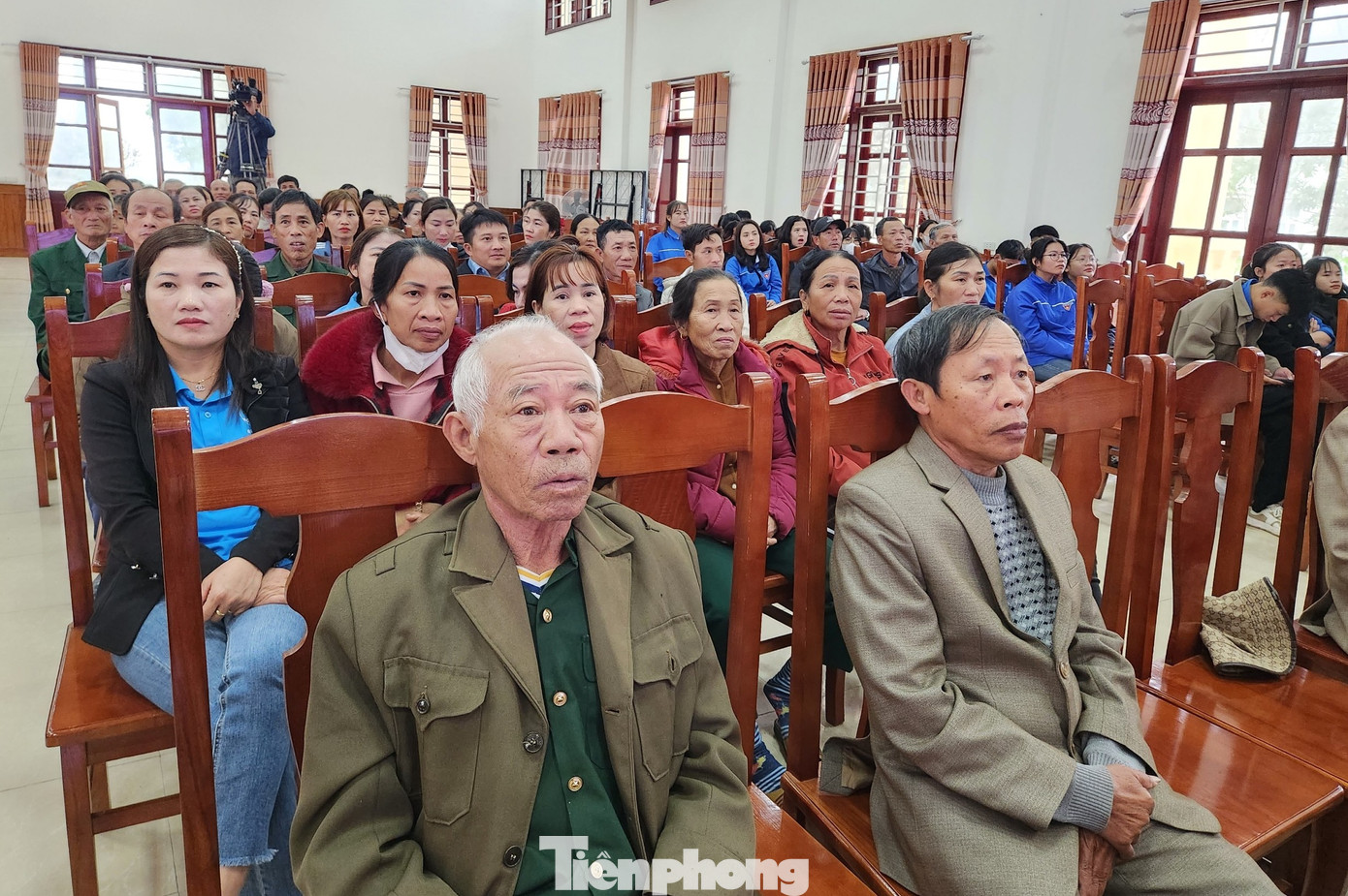 Hàng nghìn người dân xã Nghi Tiến chăm chú nghe Hội nghị tập huấn phân loại chất thải tại nguồn phát sinh. Hàng nghìn người dân xã Nghi Tiến chăm chú nghe Hội nghị tập huấn phân loại chất thải tại nguồn phát sinh.