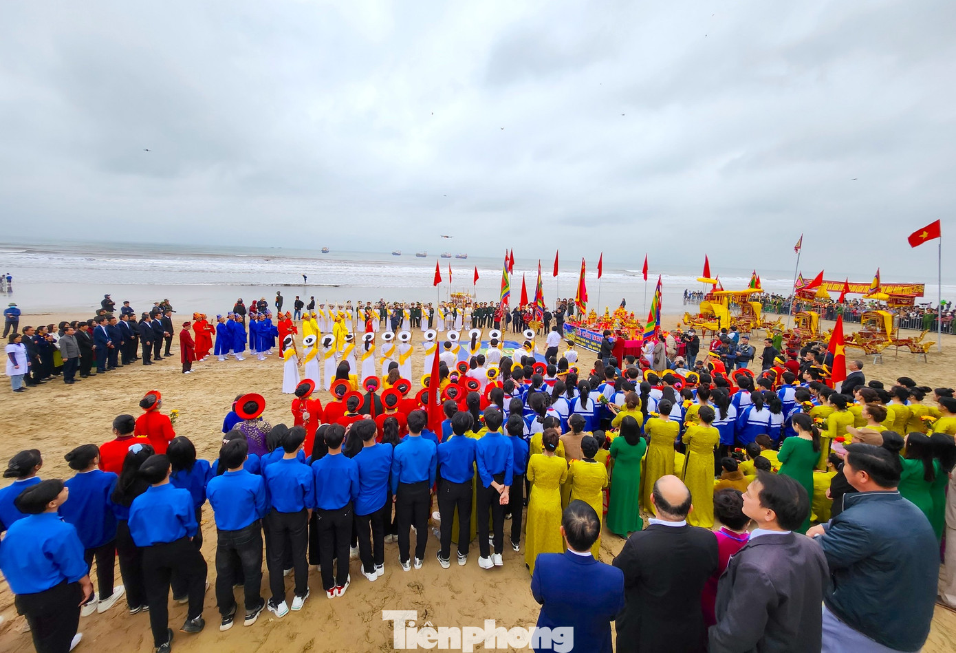 Lễ hội Đền Cờn 2024 đã thu hút hàng vạn du khách về xem và tham gia lễ hội. Lễ hội Đền Cờn 2024 đã thu hút hàng vạn du khách về xem và tham gia lễ hội.