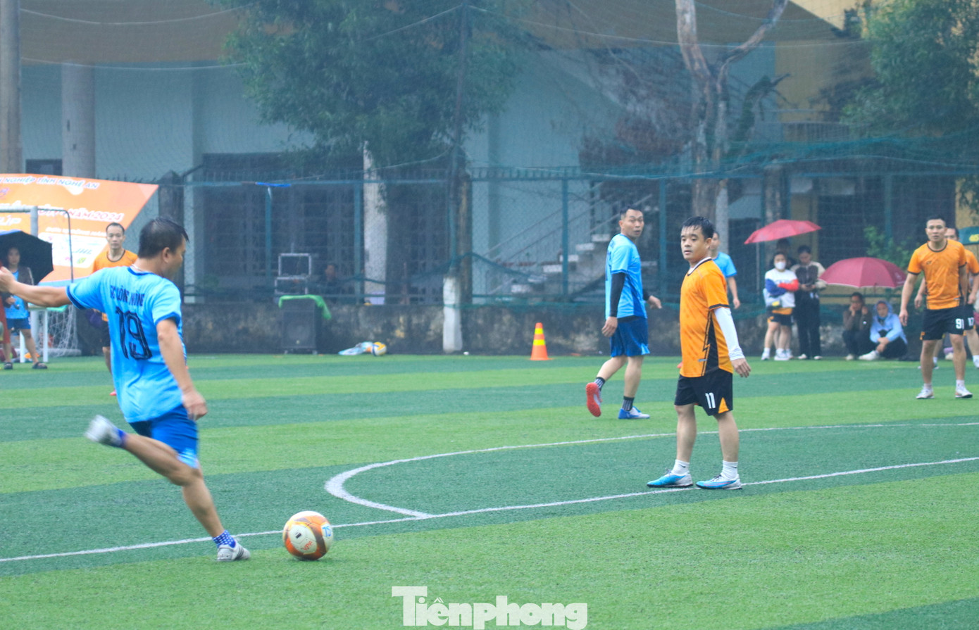 Những pha bóng gay cấn, hấp dẫn. Những pha bóng gay cấn, hấp dẫn.