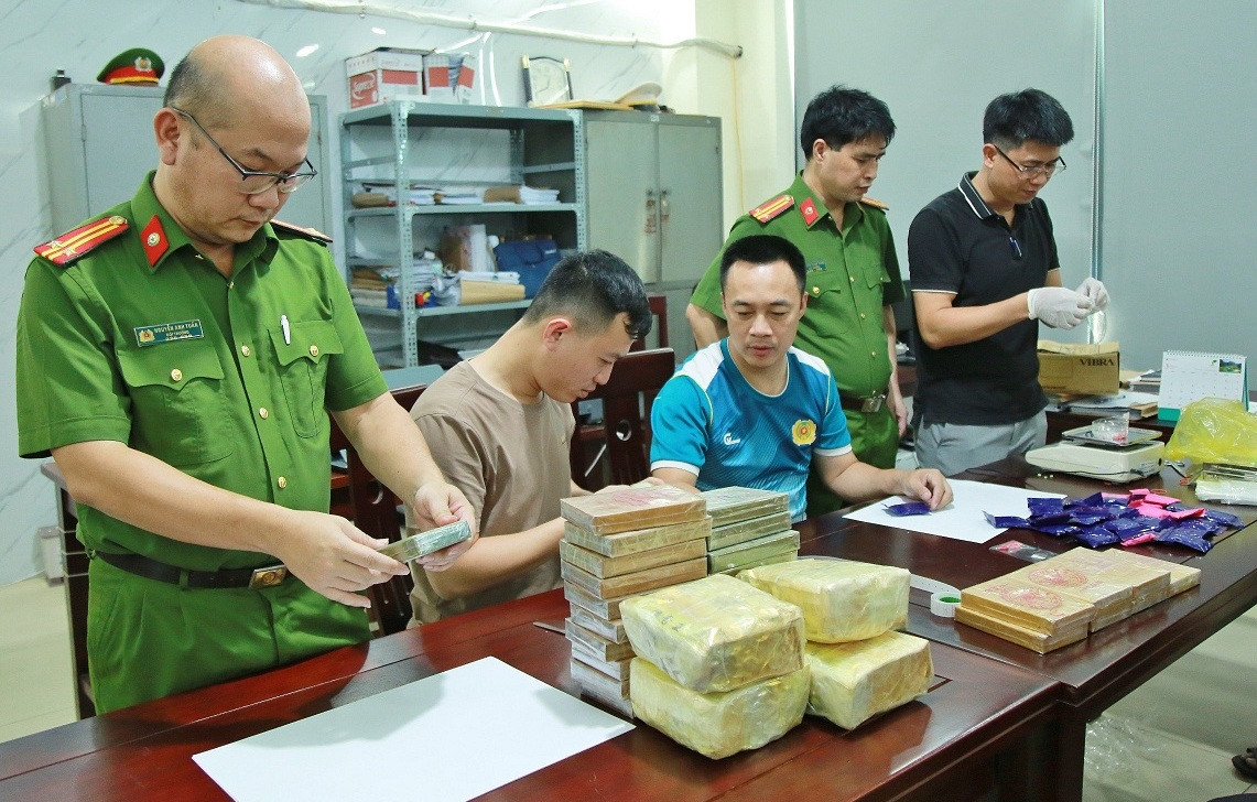 Cơ quan công an đang tiếp tục mở rộng điều tra vụ án. Cơ quan công an đang tiếp tục mở rộng điều tra vụ án.