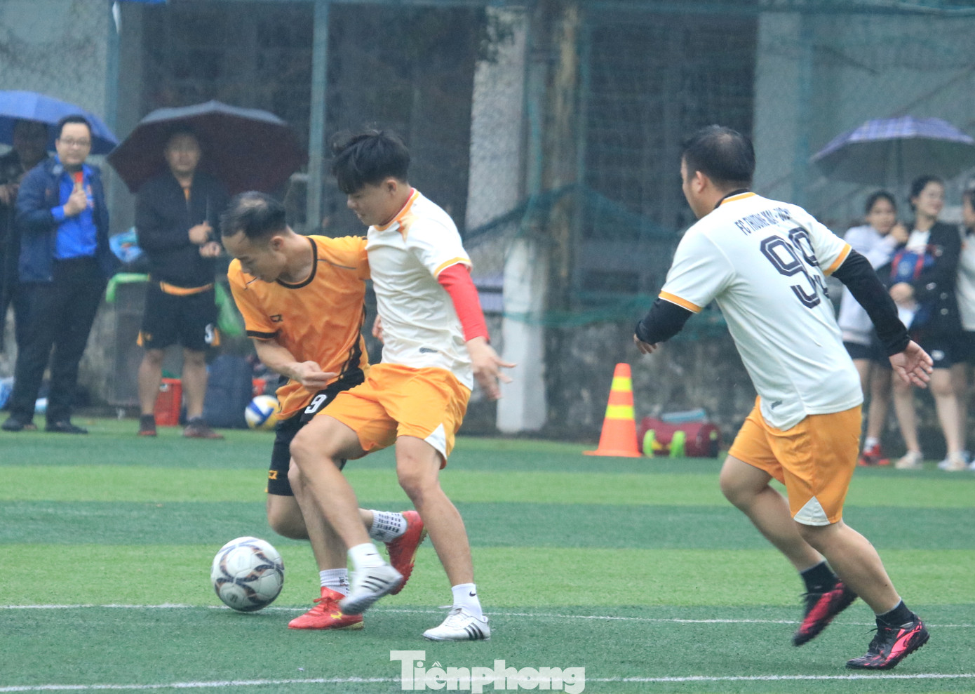 Những pha bóng gay cấn, hấp dẫn. Những pha bóng gay cấn, hấp dẫn.