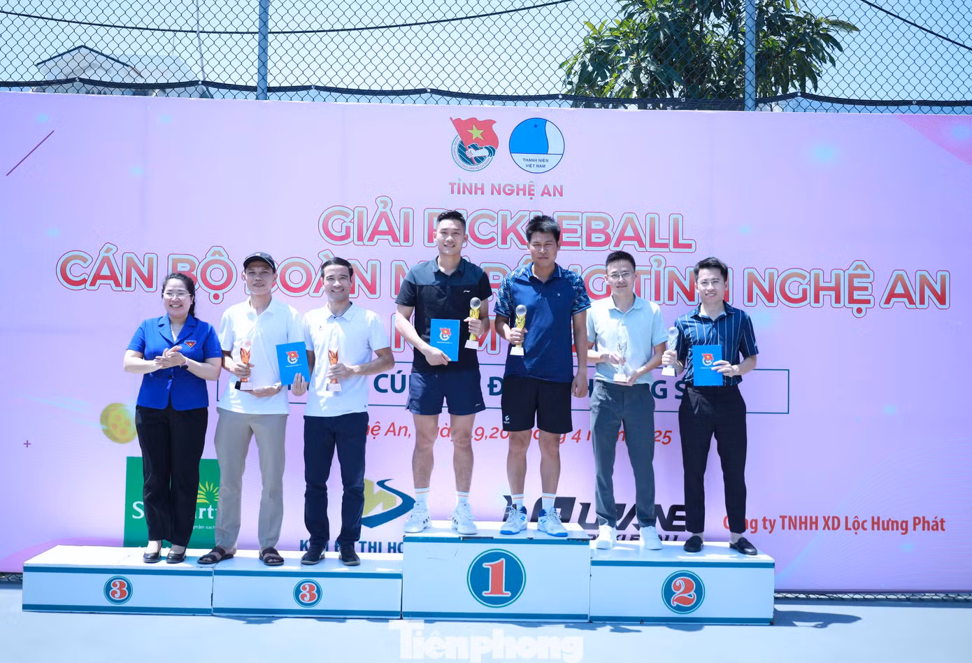 Kết thúc các lượt thi đấu, Ban tổ chức đã trao giải Nhất, Nhì và đồng giải Ba cho các đội ở các nội dung.