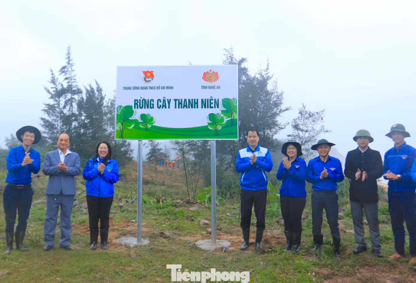 Đoàn công tác khánh thành công trình "Rừng cây thanh niên" tại xã Nghi Tiến (huyện Nghi Lộc, Nghệ An).