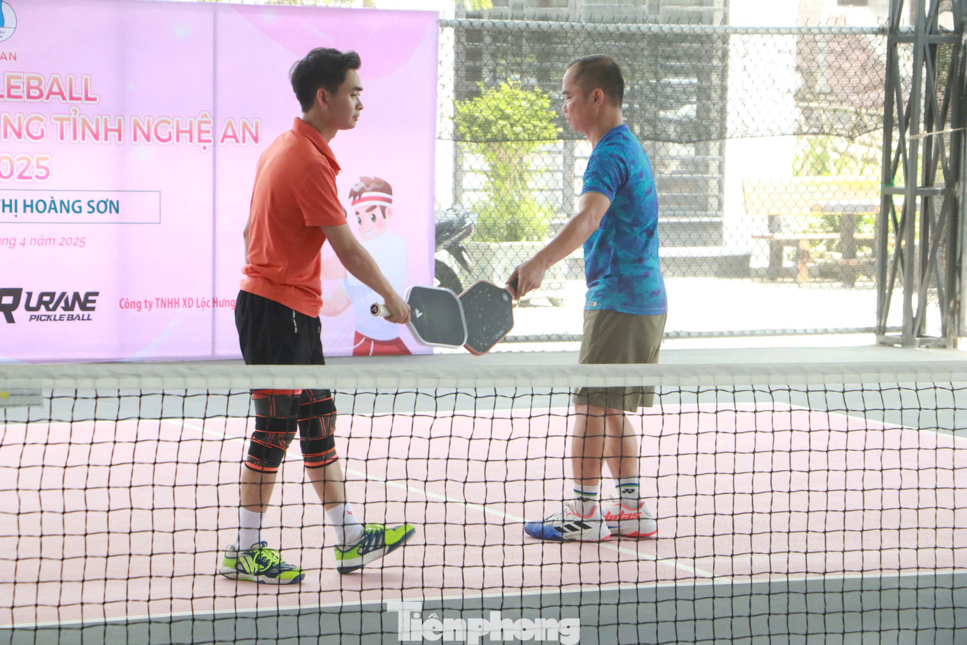 Những trận đấu thể hiện quyết tâm, tinh thần thể thao cao thượng, mạnh mẽ. Những trận đấu thể hiện quyết tâm, tinh thần thể thao cao thượng, mạnh mẽ.