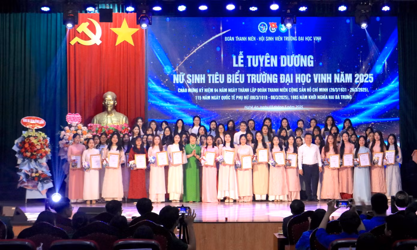 69 nữ sinh tiêu biểu Trường Đại học Vinh năm 2025.
