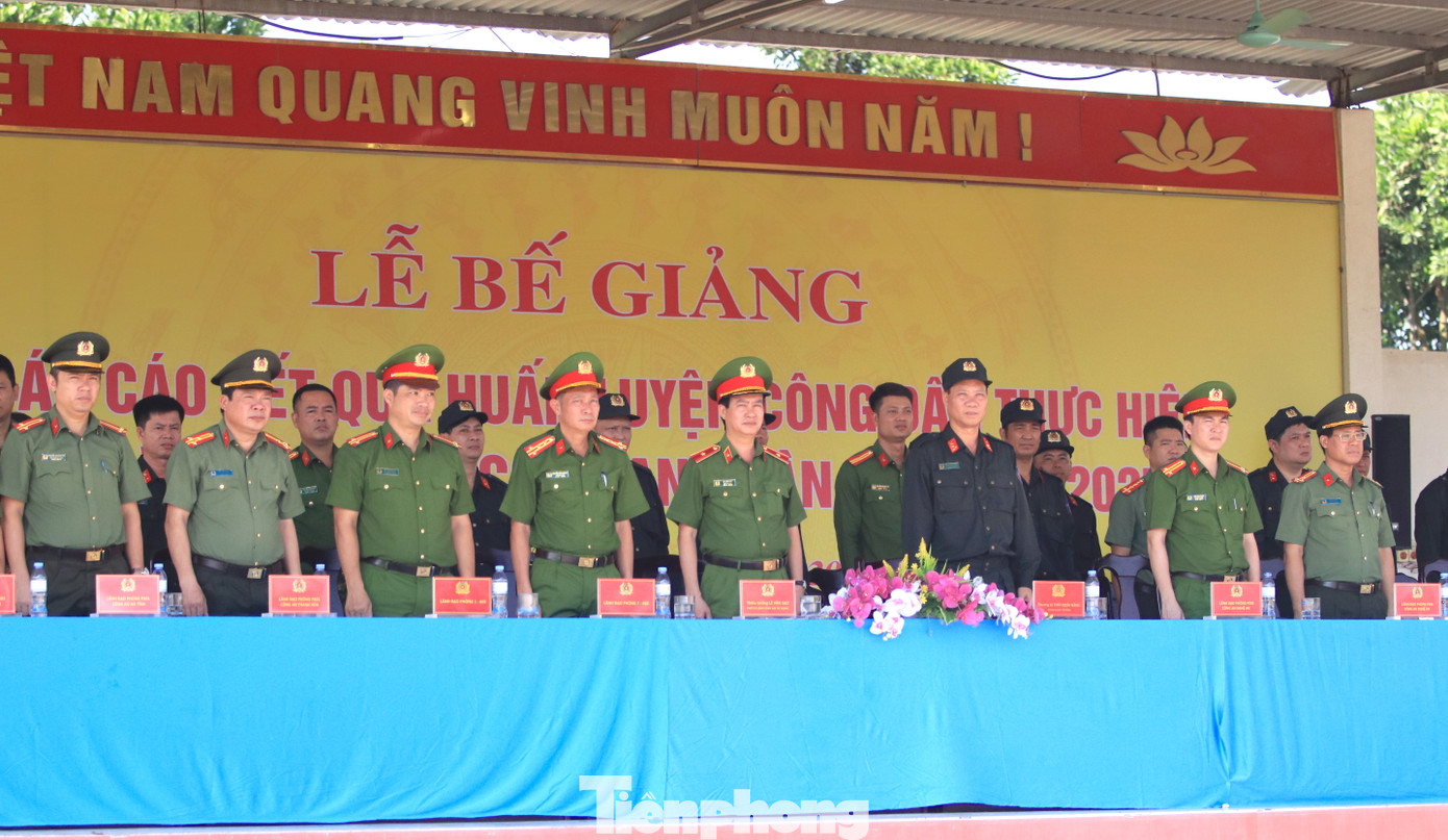 Tham dự buổi lễ có Thiếu tướng Lê Văn Sao - Phó Tư lệnh CSCĐ; Thượng tá Thái Doãn Bằng - Trung đoàn Trưởng Trung đoàn CSCĐ Bắc Trung Bộ; lãnh đạo công an các tỉnh Thanh Hóa, Nghệ An, Hà Tĩnh, Quảng Bình.