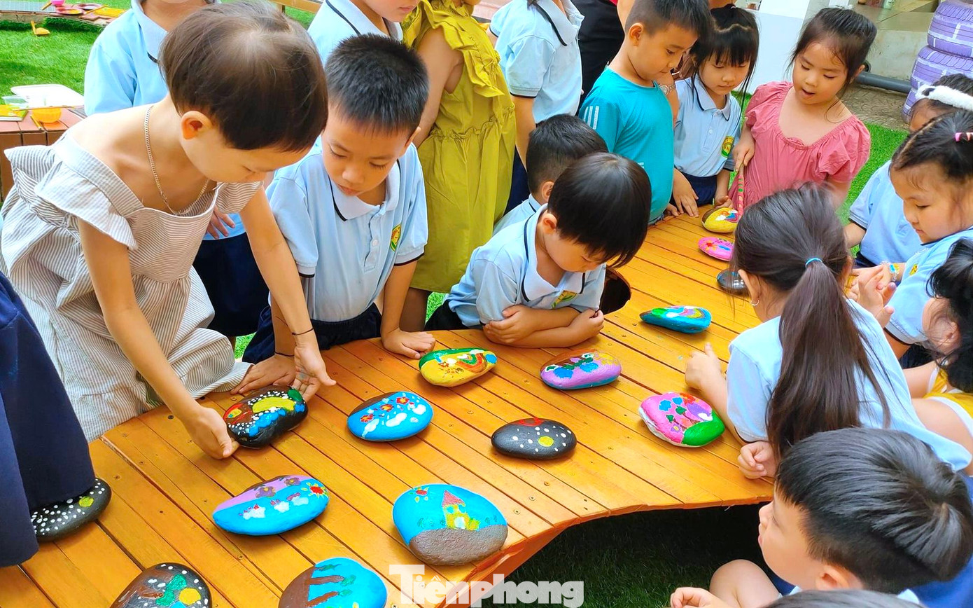 Những buổi hoạt động vẽ tranh luôn thu hút sự thích thú của các em học sinh trong trường.