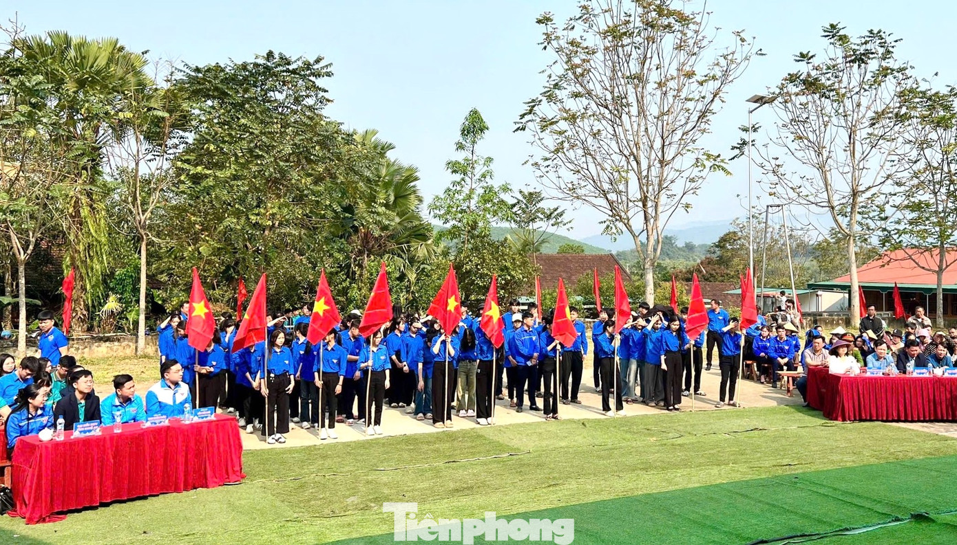 Ngày 23/3, tại xã miền núi Thành Sơn (huyện Anh Sơn), Tỉnh Đoàn Nghệ An phối hợp cùng Huyện Đoàn Anh Sơn tổ chức Ngày cao điểm tình nguyện xây dựng nông thôn mới và ngày Chủ nhật xanh lần thứ nhất năm 2025 điểm cấp tỉnh. Chương trình nằm trong chuỗi các hoạt động Tháng Thanh niên năm 2025 và kỷ niệm 94 ngày thành lập Đoàn TNCS Hồ Chí Minh (26/3/1931 - 26/3/2025). Ngày 23/3, tại xã miền núi Thành Sơn (huyện Anh Sơn), Tỉnh Đoàn Nghệ An phối hợp cùng Huyện Đoàn Anh Sơn tổ chức Ngày cao điểm tình nguyện xây dựng nông thôn mới và ngày Chủ nhật xanh lần thứ nhất năm 2025 điểm cấp tỉnh. Chương trình nằm trong chuỗi các hoạt động Tháng Thanh niên năm 2025 và kỷ niệm 94 ngày thành lập Đoàn TNCS Hồ Chí Minh (26/3/1931 - 26/3/2025).