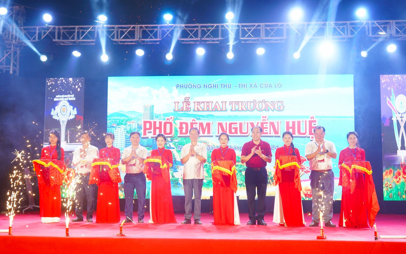 UBND phường Nghi Thu (thị xã Cửa Lò, Nghệ An) vừa tổ chức lễ khai trương Phố đêm Nguyễn Huệ cùng các chương trình “Âm nhạc đường phố và gian hàng ẩm thực” năm 2024. UBND phường Nghi Thu (thị xã Cửa Lò, Nghệ An) vừa tổ chức lễ khai trương Phố đêm Nguyễn Huệ cùng các chương trình “Âm nhạc đường phố và gian hàng ẩm thực” năm 2024.