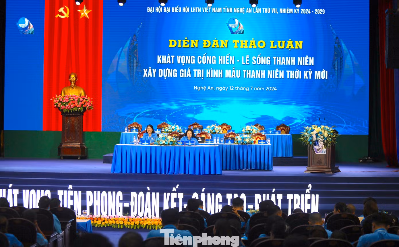 Toàn cảnh diễn đàn thảo luận về Khát vọng cống hiến - Lẽ sống thanh niên; Xây dựng hình mẫu thanh niên thời kỳ mới.