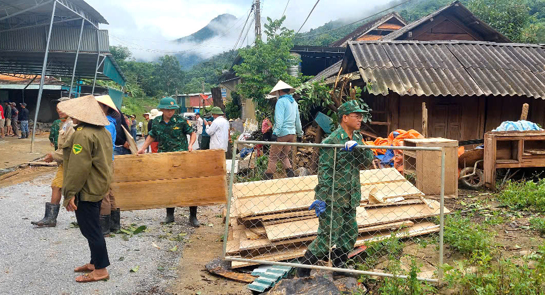 Hiện, chính quyền địa phương và lực lượng biên phòng đang tiếp tục theo dõi tình hình thời tiết, sẵn sàng phương án ứng phó trong trường hợp mưa lớn tiếp tục xảy ra. Hiện, chính quyền địa phương và lực lượng biên phòng đang tiếp tục theo dõi tình hình thời tiết, sẵn sàng phương án ứng phó trong trường hợp mưa lớn tiếp tục xảy ra.