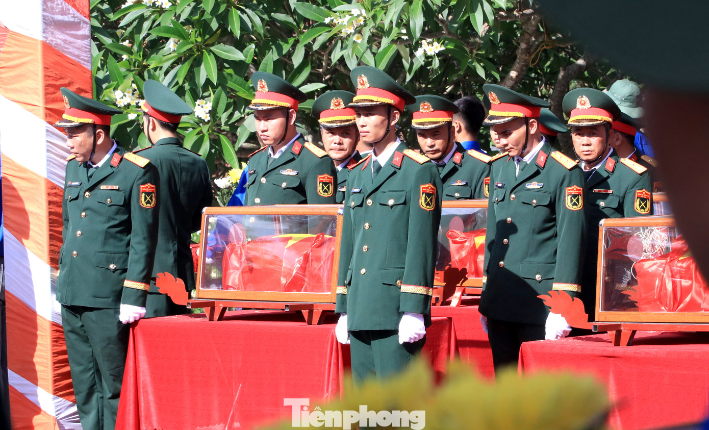 Với tinh thần trách nhiệm cao cả và tình cảm sâu nặng với các anh hùng liệt sĩ, hơn 40 năm qua, Ban công tác đặc biệt Chính phủ hai nước Việt Nam và Lào, Bộ Quốc phòng, Bộ Tư lệnh Quân khu 4, tỉnh Nghệ An đã tìm kiếm, cất bốc, quy tập 12.740 hài cốt liệt sĩ quân tình nguyện và chuyên gia Việt Nam chiến đấu hy sinh trong các cuộc kháng chiến trên đất nước Bạn Lào.