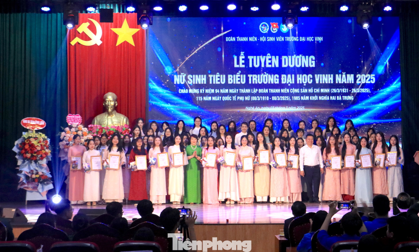 69 nữ sinh tiêu biểu Trường Đại học Vinh năm 2025. 69 nữ sinh tiêu biểu Trường Đại học Vinh năm 2025.