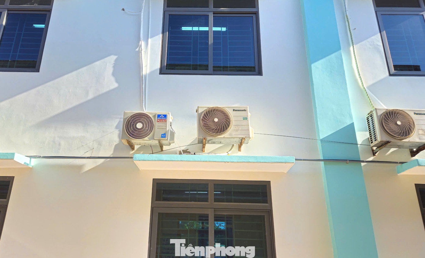 Hiện việc di dời, tháo lắp điều hòa đã được nghiệm thu đưa vào hoạt động nhưng chưa thu được tiền từ phụ huynh nên chưa thanh toán được cho đơn vị thi công.