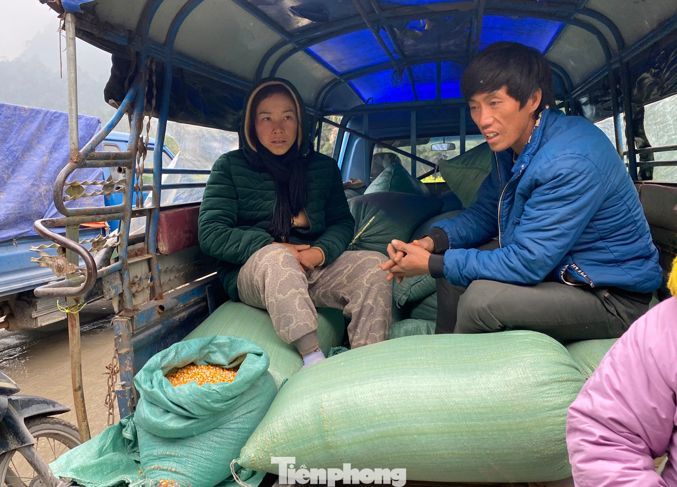 Những nông sản, hoa quả người dân tự trồng ra được. Những nông sản, hoa quả người dân tự trồng ra được.