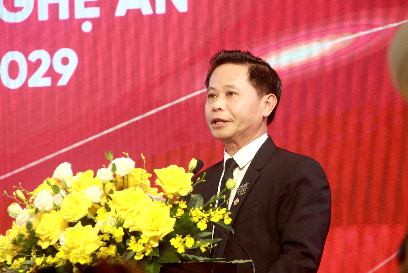 Anh Nguyễn Đàm Văn được Đại hội tín nhiệm, bầu giữ chức Chủ tịch HDNT tỉnh Nghệ An khóa V, nhiệm kỳ 2024 - 2029. Anh Nguyễn Đàm Văn được Đại hội tín nhiệm, bầu giữ chức Chủ tịch HDNT tỉnh Nghệ An khóa V, nhiệm kỳ 2024 - 2029.