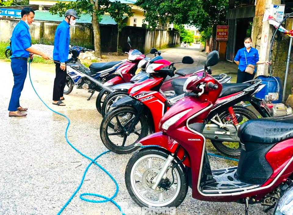 Bí thư Đoàn xã Đôn Phục cho biết, ít ngày tới các đoàn viên sẽ tiếp tục mở thêm nhiều điểm rửa xe gây quỹ từ thiện. Ngoài ra, đoàn xã sẽ kêu gọi thêm sự hỗ trợ, đóng góp của nhà hảo tâm để làm chương trình cho các em nhỏ.