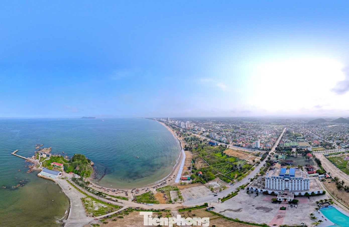 Từ ngày 1/12/2024, thị xã Cửa Lò sẽ sáp nhập về thành phố Vinh. Từ ngày 1/12/2024, thị xã Cửa Lò sẽ sáp nhập về thành phố Vinh.