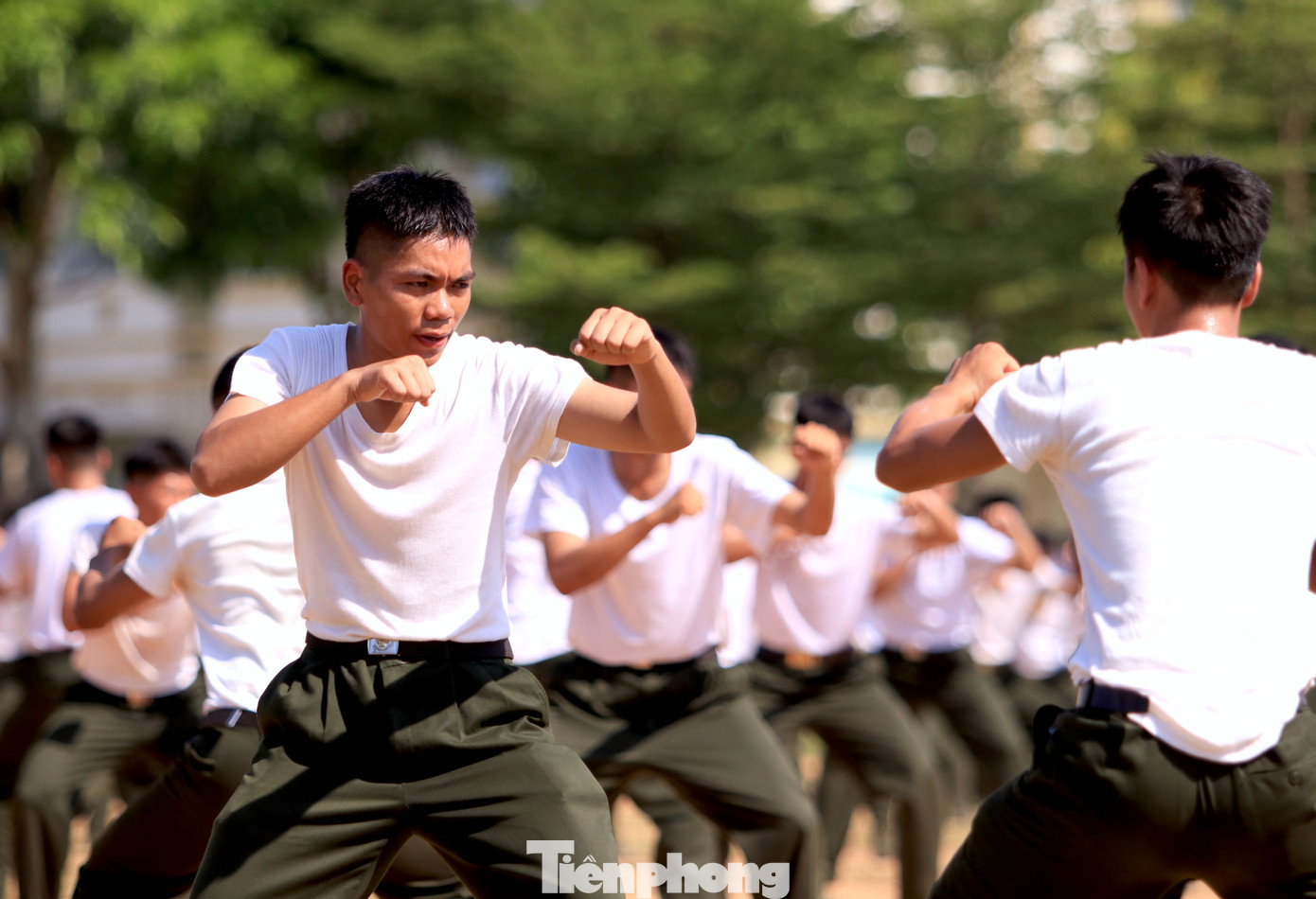 Trải qua 3 tháng huấn luyện, chiến sĩ đã được trang bị những kiến thức cơ bản về chính trị, pháp luật, điều lệnh, quân sự, võ thuật và nghiệp vụ chuyên môn. Được truyền đạt những kinh nghiệm thực tế trong quá trình thực hiện nhiệm vụ.