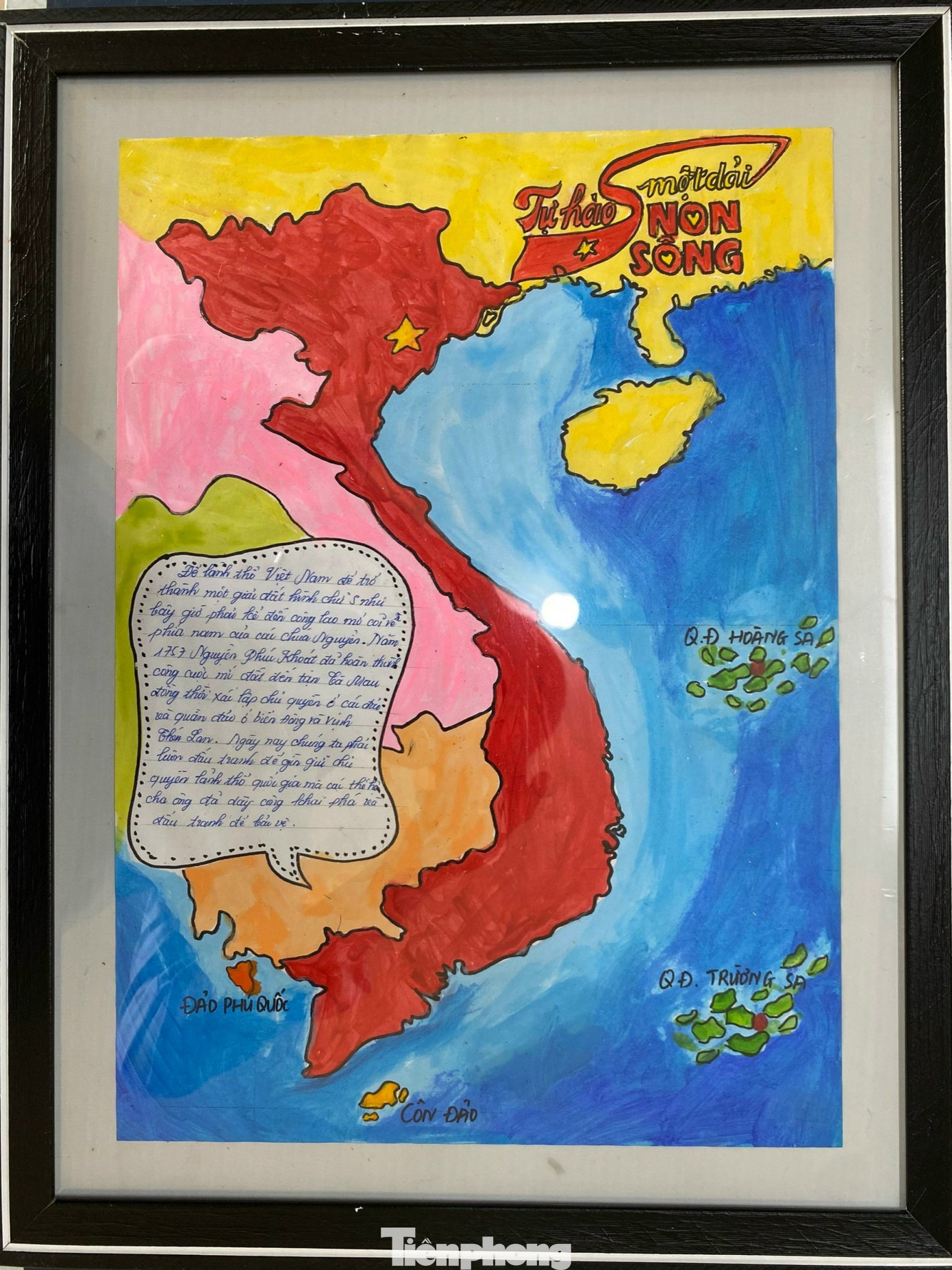 Bức tranh thứ 5,6,7 lần lượt được các cô giáo vẽ tái hiện lại: Hội nghị Diên Hồng (năm 1284) thể hiện biểu tượng của sự đoàn kết sức mạnh dân tộc; Chiến thắng Ngọc Hồi - Đống Đa năm 1789 đập tan giấc mộng xâm lược của quân Thanh, giải phóng đất nước, giữ vững độc lập dân tộc; Năm 1757, Nguyễn Phúc Khoát đã hoàn thành công cuộc mở đất đến tận Cà Mau, đồng thời xác lập chủ quyền ở các đảo và quần đảo ở biển Đông và Vịnh Thái Lan. Bức tranh thứ 5,6,7 lần lượt được các cô giáo vẽ tái hiện lại: Hội nghị Diên Hồng (năm 1284) thể hiện biểu tượng của sự đoàn kết sức mạnh dân tộc; Chiến thắng Ngọc Hồi - Đống Đa năm 1789 đập tan giấc mộng xâm lược của quân Thanh, giải phóng đất nước, giữ vững độc lập dân tộc; Năm 1757, Nguyễn Phúc Khoát đã hoàn thành công cuộc mở đất đến tận Cà Mau, đồng thời xác lập chủ quyền ở các đảo và quần đảo ở biển Đông và Vịnh Thái Lan.