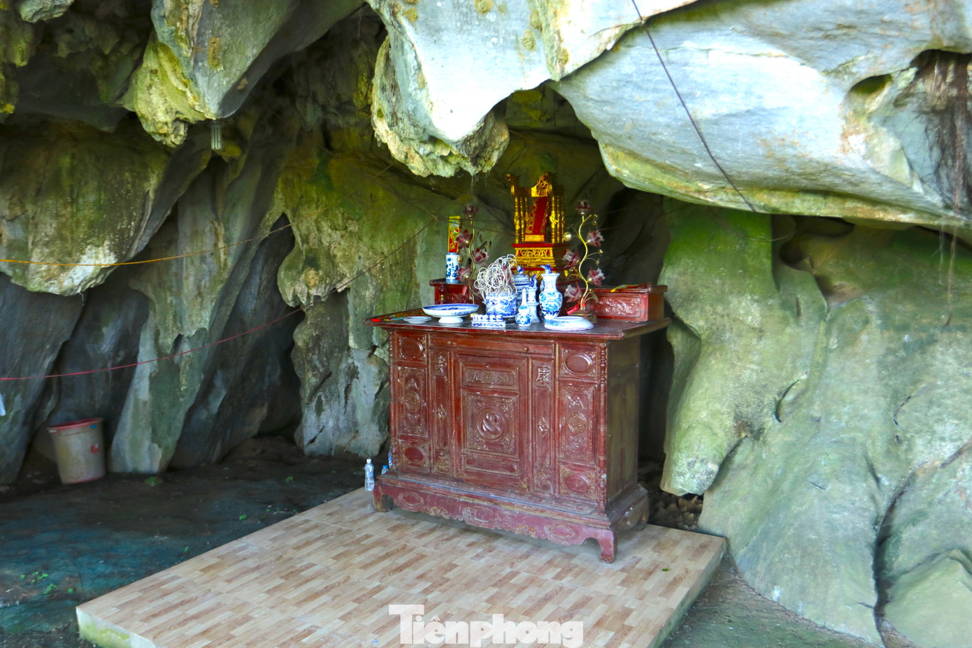 Hang đá ngay dưới mỏm núi Thành Nam được khắc bia ngày nay được người dân lập bàn thờ, cử người canh gác bảo vệ. Hàng tháng đến ngày Mồng Một, ngày rằm, người dân trên địa bàn đều đến thắp hương tưởng nhớ những tướng sĩ, binh sĩ đã hy sinh trong cuộc chiến bảo vệ biên cương.