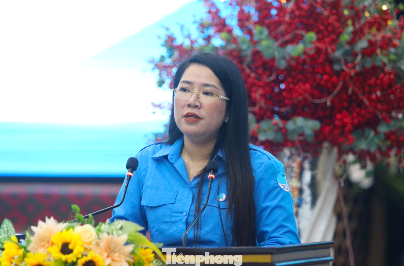 Chị Nguyễn Thị Phương Thúy - Chủ tịch Hội Liên hiệp thanh niên Việt Nam tỉnh Nghệ An phát biểu tại Hội nghị. Chị Nguyễn Thị Phương Thúy - Chủ tịch Hội Liên hiệp thanh niên Việt Nam tỉnh Nghệ An phát biểu tại Hội nghị.