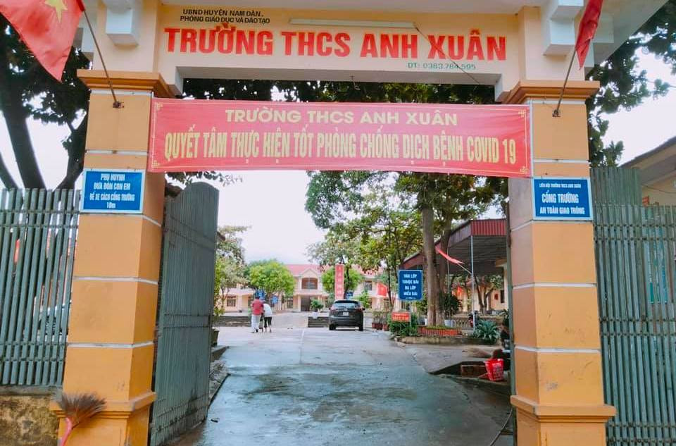 Trường THCS Anh Xuân nơi các em học sinh theo học. Trường THCS Anh Xuân nơi các em học sinh theo học.