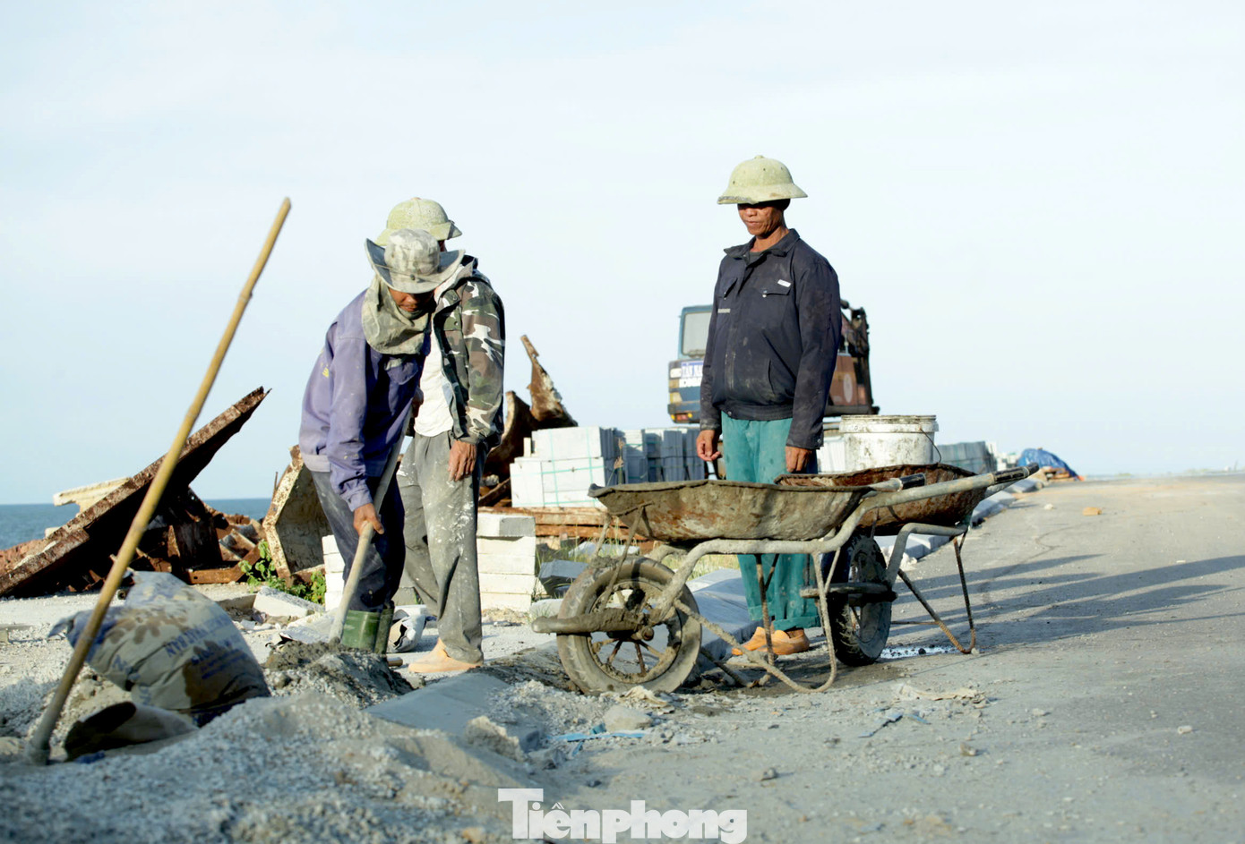 Đến nay, các cầu Kênh nhà Lê, Lạch Vạn, Nghi Quang đã hoàn thành. Cầu Hoàng Mai, Nghi Tân sẽ hoàn thành trong tháng 12/2024. Cầu Lạch Quèn, Cửa Thơi hoàn thành vào tháng 1/2025. Đến nay, các cầu Kênh nhà Lê, Lạch Vạn, Nghi Quang đã hoàn thành. Cầu Hoàng Mai, Nghi Tân sẽ hoàn thành trong tháng 12/2024. Cầu Lạch Quèn, Cửa Thơi hoàn thành vào tháng 1/2025.