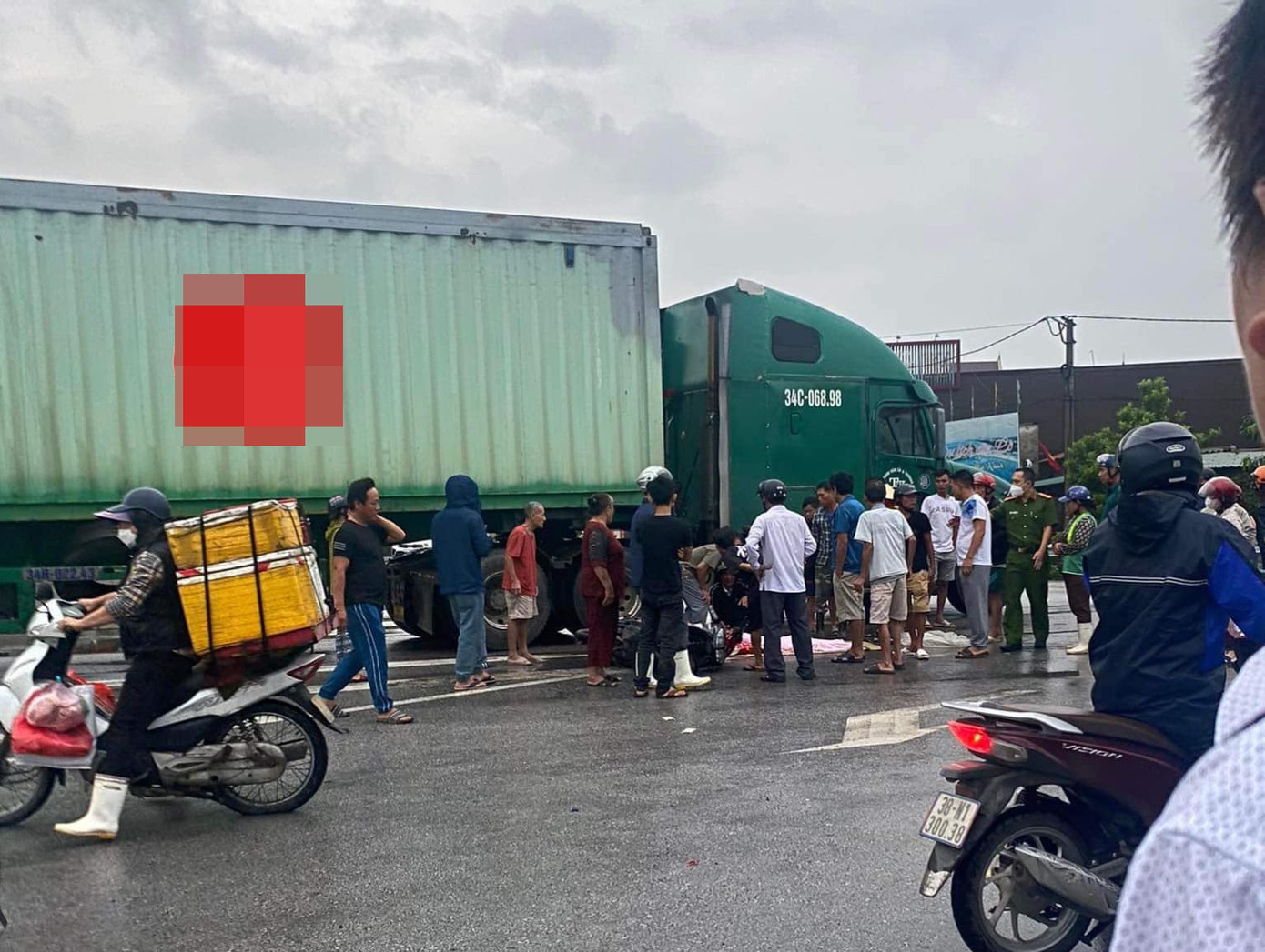 Hiện nguyên nhân vụ tai nạn đang được Công an thị xã Cửa Lò điều tra làm rõ. Hiện nguyên nhân vụ tai nạn đang được Công an thị xã Cửa Lò điều tra làm rõ.