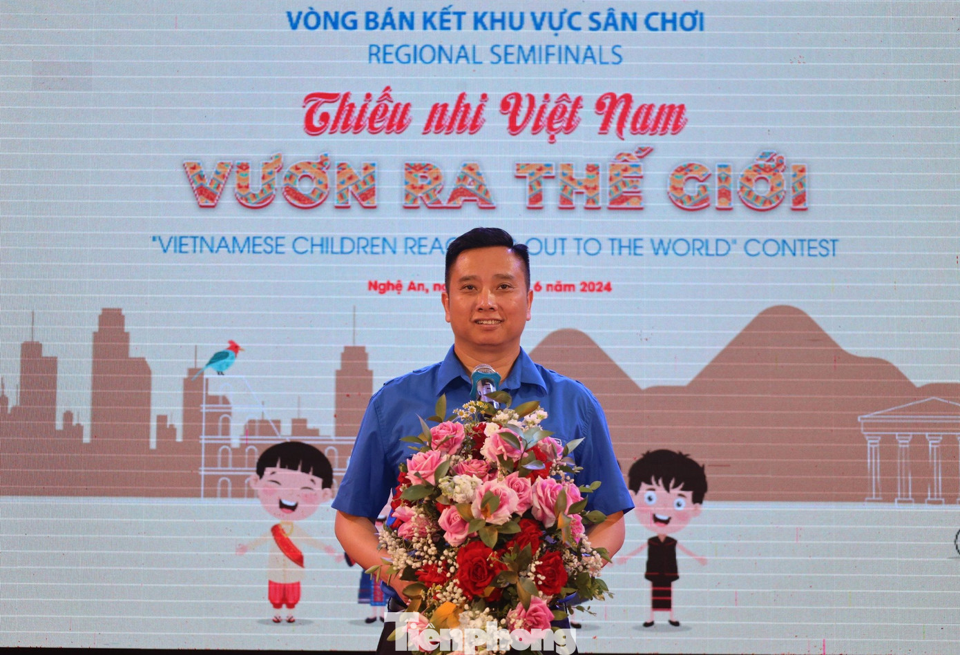 Tham dự chương trình có anh Lê Anh Quân - Phó Chủ tịch Hội đồng Đội T.Ư, Giám đốc Trung tâm Hỗ trợ và phát triển thiếu nhi Việt Nam; ông Phạm Ngọc Cảnh - Phó Trưởng Ban Tuyên giáo Tỉnh ủy Nghệ An; anh Trần Linh - Phó Bí thư Tỉnh Đoàn, Chủ tịch Hội Sinh viên, Chủ tịch Hội đồng Đội tỉnh Nghệ An cùng hàng trăm giáo viên, học sinh và người nhà đến động viên cổ vũ.