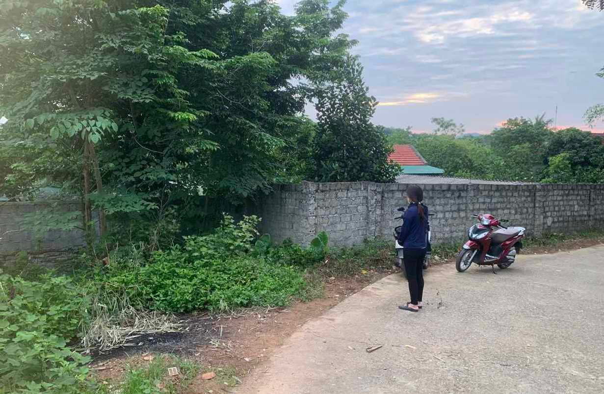 Hiện trường nơi phát hiện thi thể nạn nhân. Hiện trường nơi phát hiện thi thể nạn nhân.