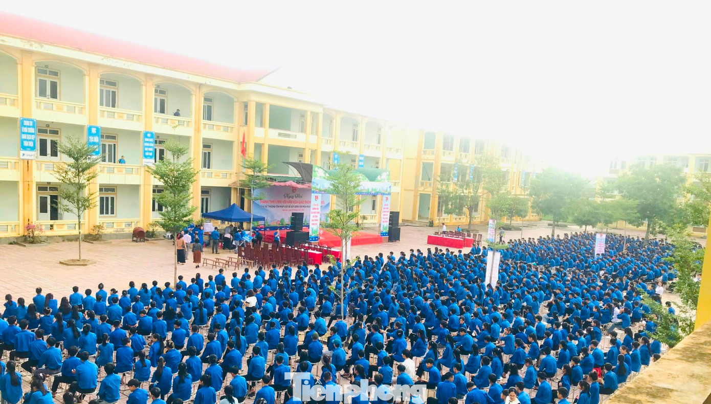 Ngày hội “Thanh niên với văn hóa giao thông” với sự tham gia của hơn 1.200 học sinh.