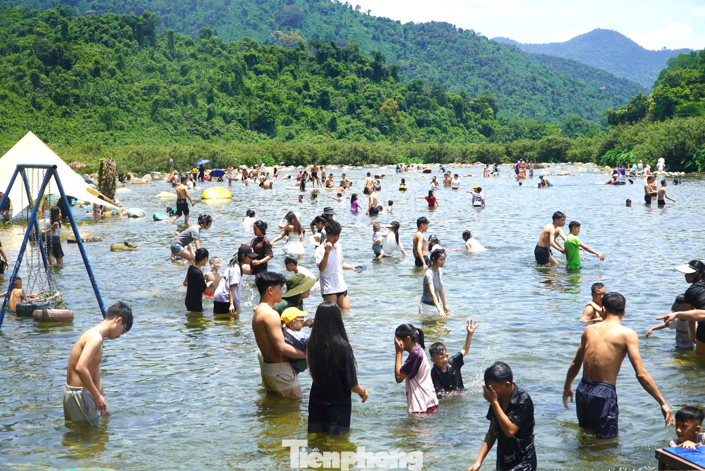 Trong 5 ngày nghỉ lễ, tỉnh Hà Tĩnh đã đón 734.600 lượt khách tham quan.