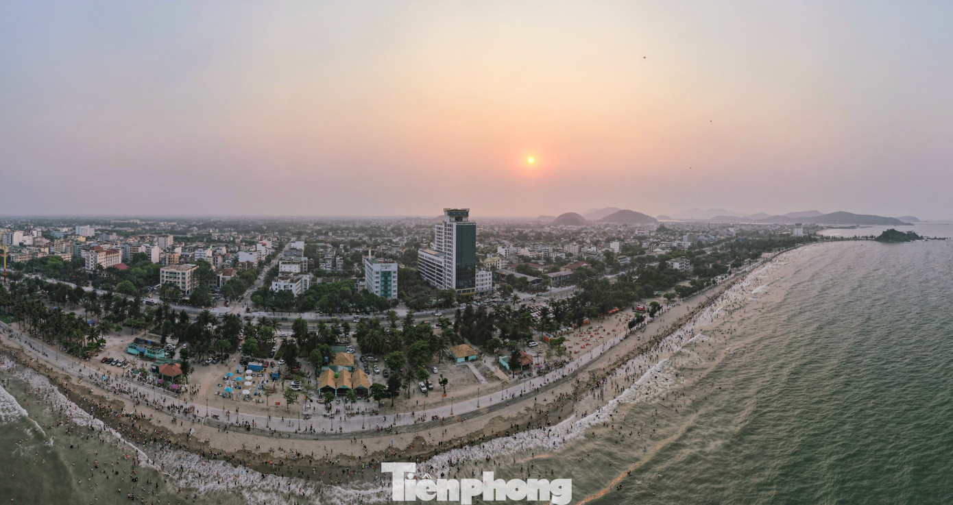 Năm nay, Cửa Lò đề ra mục tiêu đón 4,15 triệu lượt khách du lịch, doanh thu đạt 4.200 tỷ đồng.