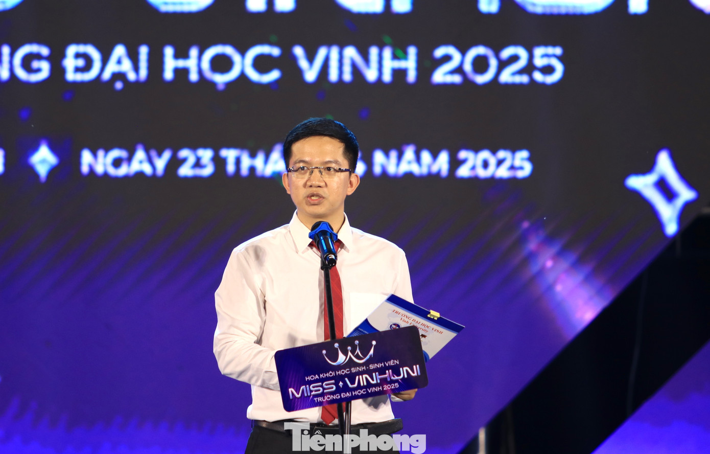 Phát biểu khai mạc, anh Nguyễn Thái Dũng - Bí thư Đoàn trường Đại học Vinh, Trưởng Ban tổ chức cuộc thi nhấn mạnh, Trường Đại học Vinh luôn xác định sinh viên không chỉ giỏi chuyên môn mà còn cần được phát triển toàn diện: Kỹ năng, có lý tưởng, có bản lĩnh hội nhập và tinh thần phụng sự xã hội. &quot;Những người trẻ như các bạn - những Miss VinhUni hôm nay sẽ chính là gương mặt của một Việt Nam mới: Trẻ trung - thông minh - nhân văn và hội nhập sâu rộng. Miss VinhUni không tìm kiếm người đẹp nhất - mà tìm kiếm người truyền cảm hứng nhất. Bởi vẻ đẹp không chỉ nằm ở hình thể hay lời nói, mà nằm trong ý chí vượt lên chính mình, lòng nhân ái với cộng đồng và trái tim dám mơ ước những điều lớn lao&quot; - Trưởng Ban tổ chức Nguyễn Thái Dũng nói.