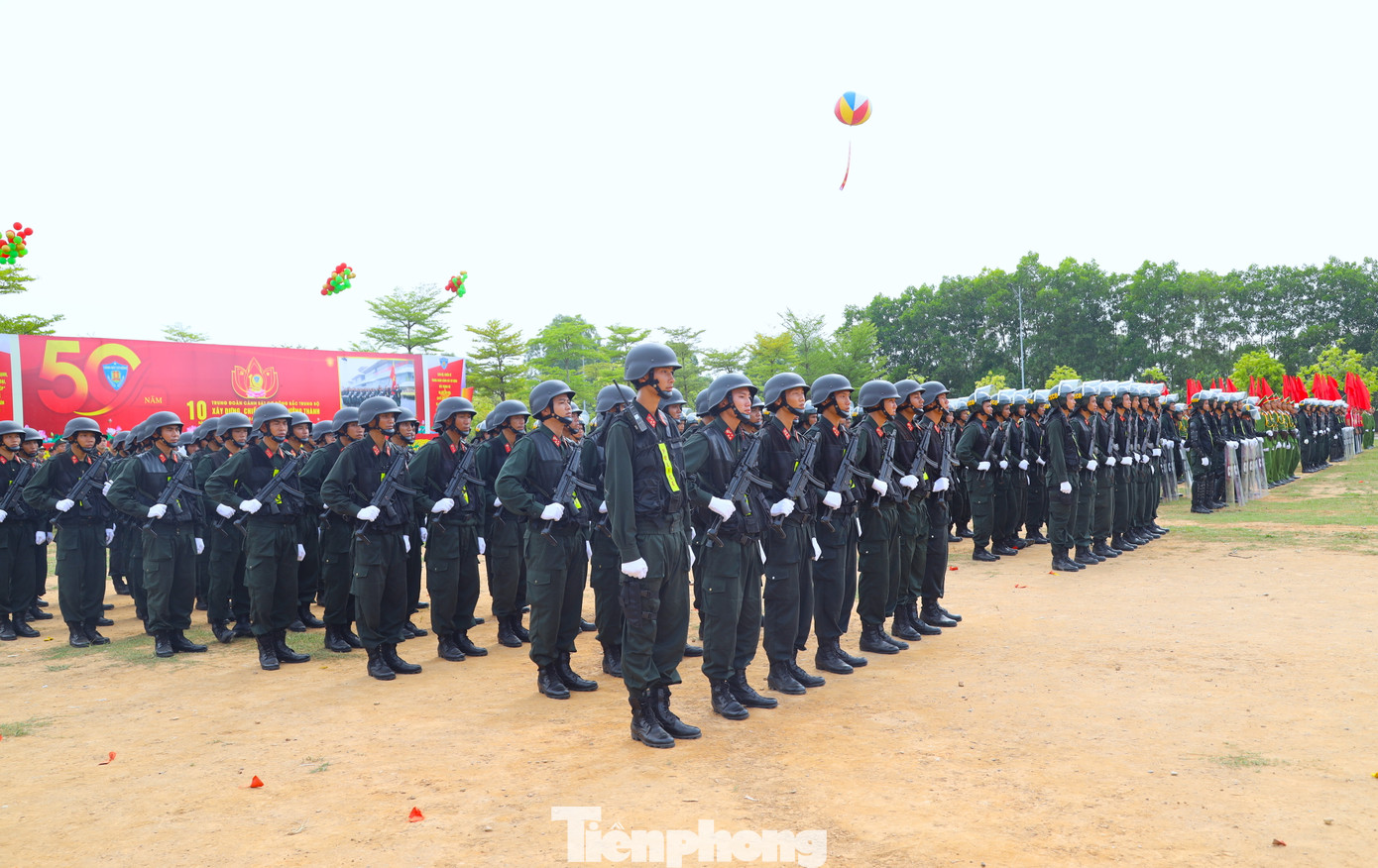 Quang cảnh buổi lễ kỷ niệm 10 năm thành lập Trung đoàn Cảnh sát Cơ động Bắc Trung Bộ.