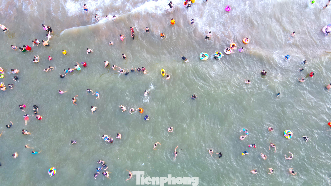 Theo kế hoạch, năm 2025, thành phố Vinh phấn đấu đón 6,9 triệu lượt khách, trong đó, khách lưu trú đạt 3,2 triệu lượt khách, khách quốc tế 130.000 lượt. Doanh thu từ các hoạt động du lịch đạt 7.000 tỷ đồng. Giải quyết việc làm cho 11.000 người. Tổ chức tập huấn cho 1.000 người. Theo kế hoạch, năm 2025, thành phố Vinh phấn đấu đón 6,9 triệu lượt khách, trong đó, khách lưu trú đạt 3,2 triệu lượt khách, khách quốc tế 130.000 lượt. Doanh thu từ các hoạt động du lịch đạt 7.000 tỷ đồng. Giải quyết việc làm cho 11.000 người. Tổ chức tập huấn cho 1.000 người.