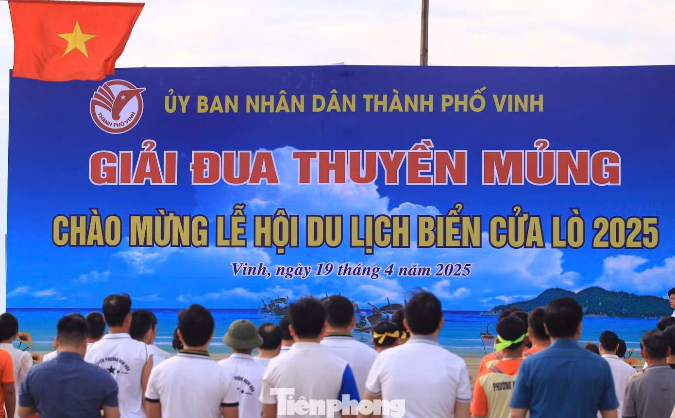 Sáng 19/4, UBND thành phố Vinh (Nghệ An) tổ chức Giải đua thuyền mủng, chào mừng Lễ hội Du lịch biển Cửa Lò 2025. Sáng 19/4, UBND thành phố Vinh (Nghệ An) tổ chức Giải đua thuyền mủng, chào mừng Lễ hội Du lịch biển Cửa Lò 2025.