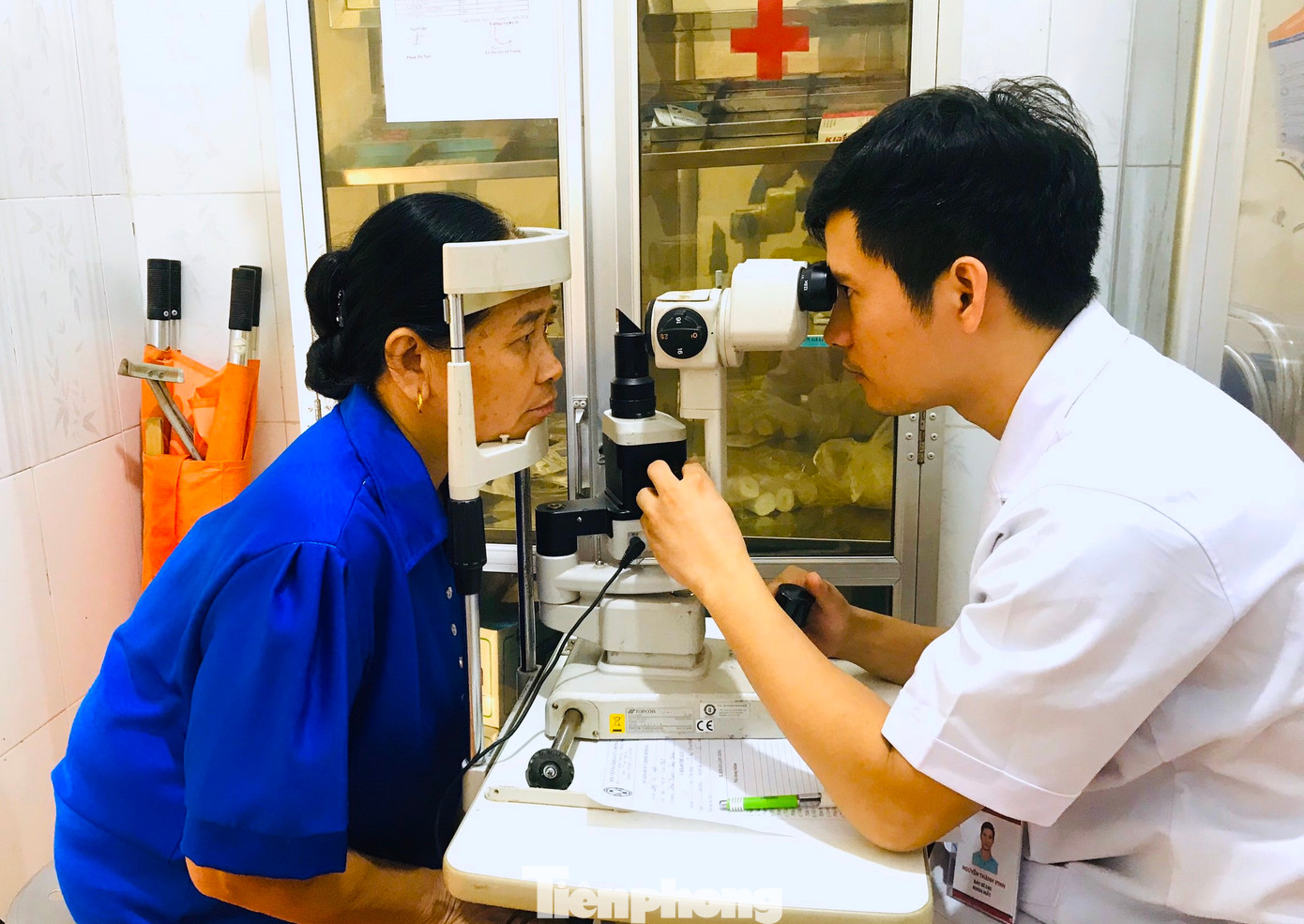 Thương, bệnh binh, người có công với cách mạng và người dân có hoàn cảnh khó khăn được các bác sĩ thăm khám tổng quát với nhiều máy móc, trang thiết bị hiện đại. Từ đó có thể sớm phát hiện ra những căn bệnh, đồng thời tư vấn để người dân sớm có phương pháp điều trị bệnh cũng như chăm sóc sức khỏe cho bản thân.