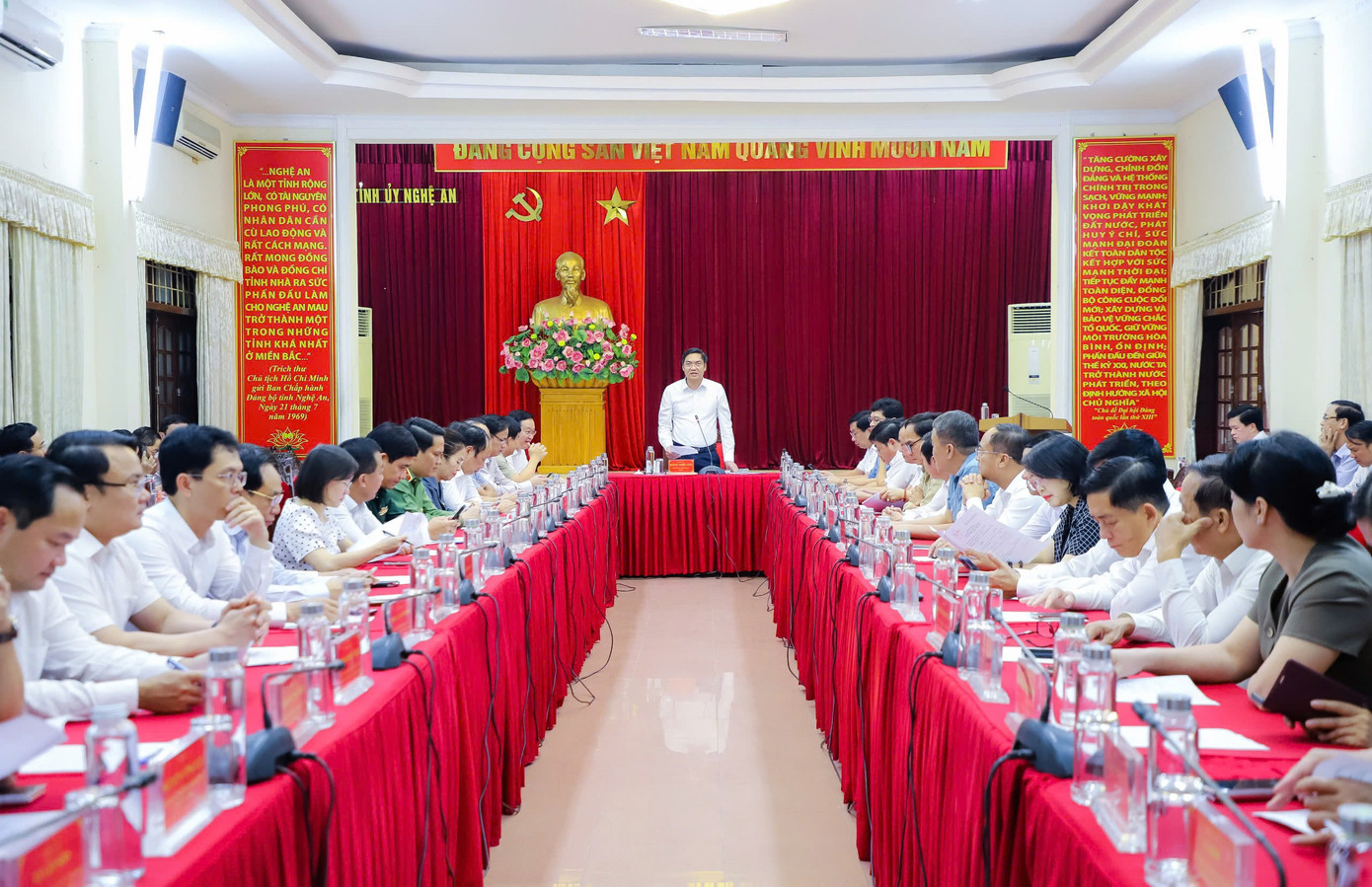 Toàn cảnh Hội nghị. Toàn cảnh Hội nghị.