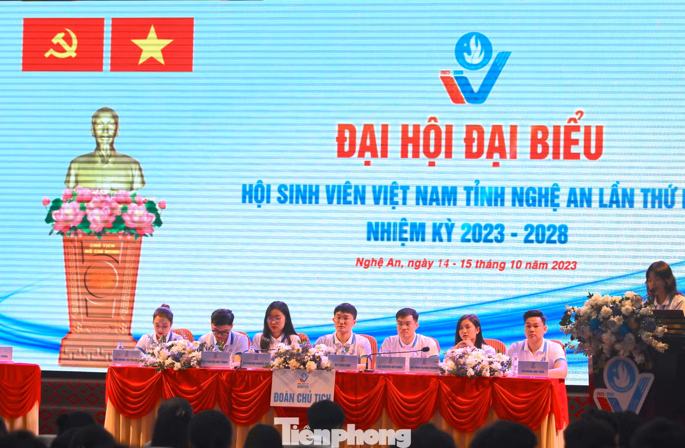 Đoàn Chủ tịch chủ trì Đại hội. Đoàn Chủ tịch chủ trì Đại hội.