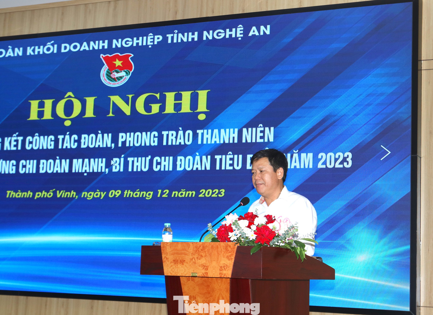 Ông Trần Quang Hòa - Phó Bí thư Thường trực Đảng ủy Khối Doanh nghiệp tỉnh Nghệ An phát biểu chỉ đạo hội nghị.