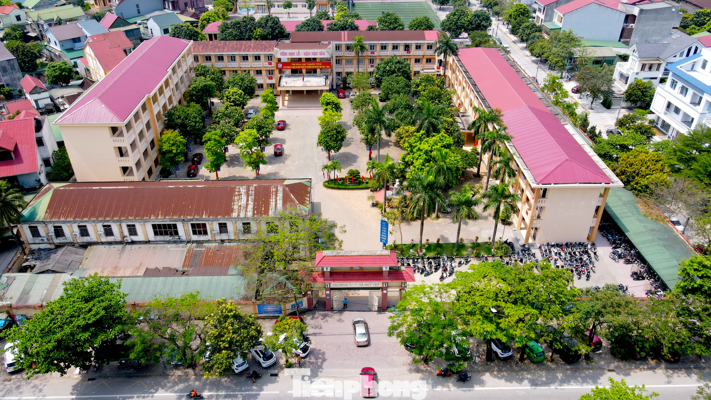 Chương trình được tổ chức tại trường THPT Hà Huy Tập (số 8, đường Phan Bội Châu, TP. Vinh, Nghệ An).